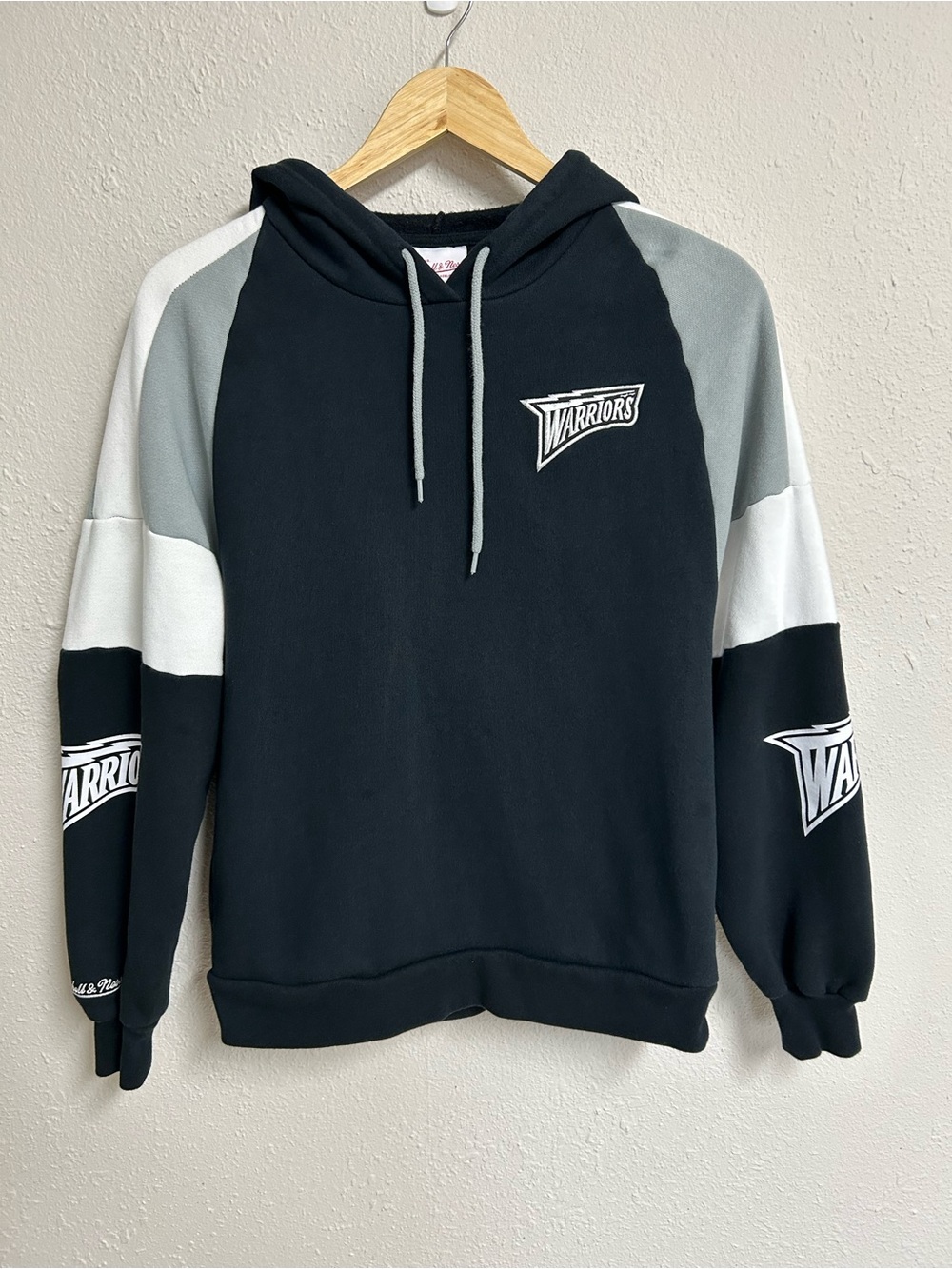 Mitchell & Ness Golden State Warriors Colorblock Hoodie S